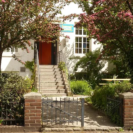Backpacker Hostel *