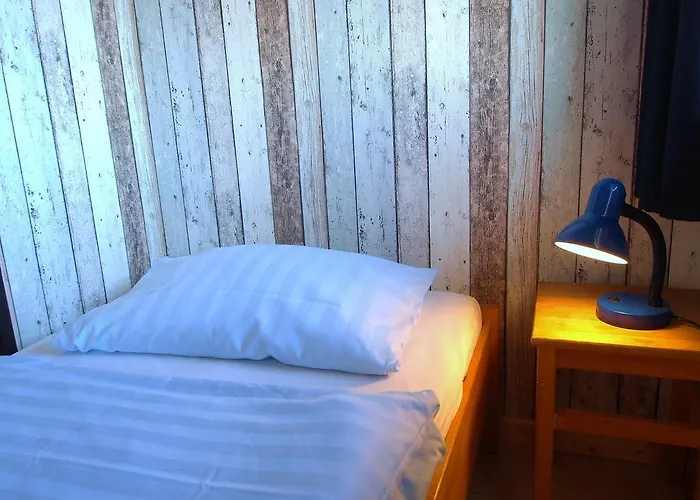 不来梅背包客旅馆 *