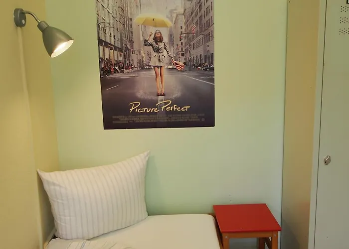 不来梅背包客旅馆 *